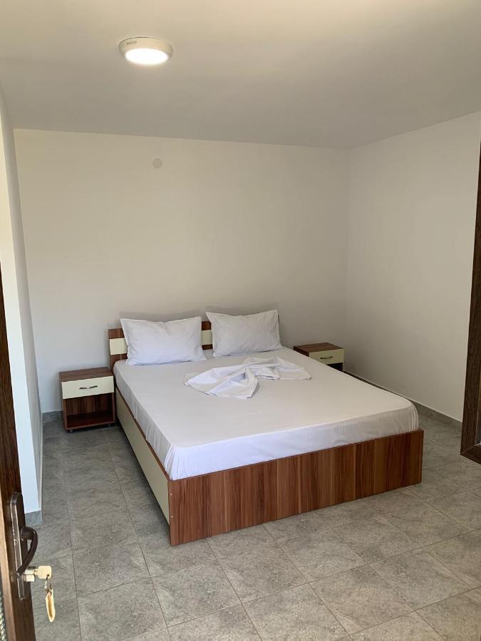 Casa Steluta De Mare Hotel Două Mai Екстериор снимка